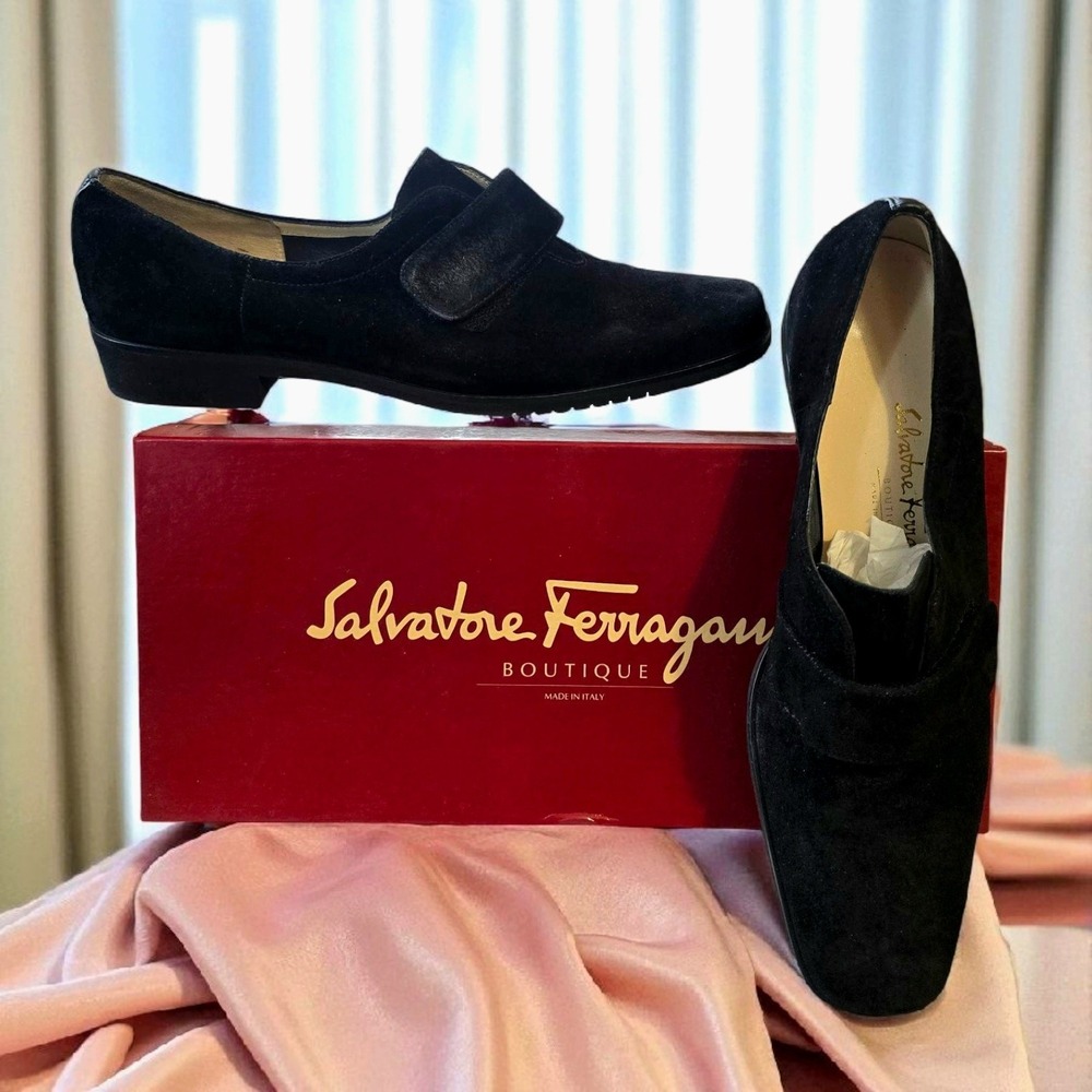 Vintage Salvatore Ferragamo Minnesota Pumps 7B Black Suede Calf Grip Strap Low‎